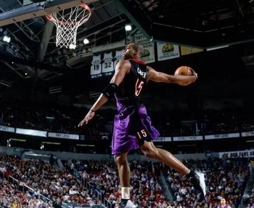  2018-2019 NBA状元秀：德安德烈·艾顿的崛起之路  